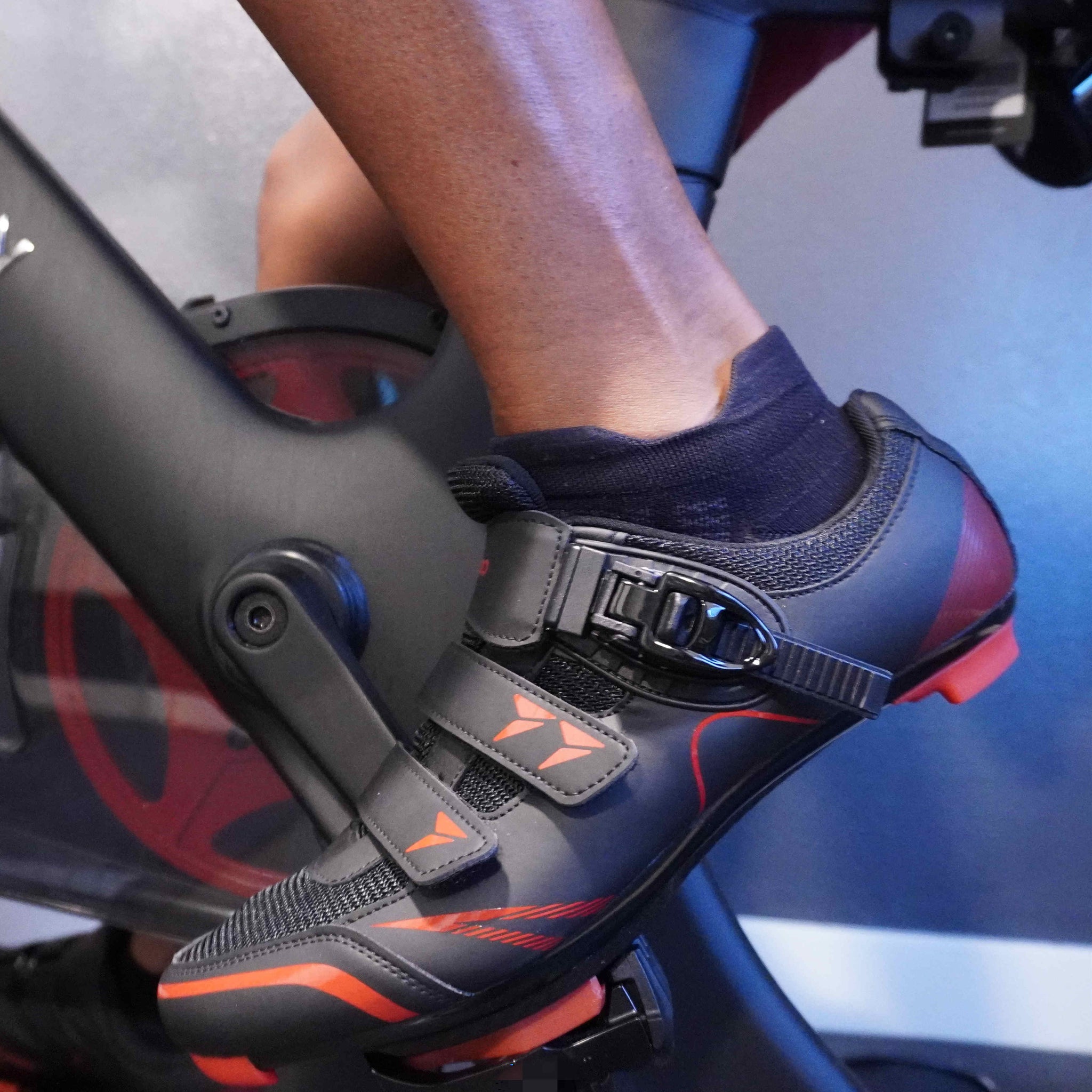 Kescoo 自転車シューズ 黒/赤 ベルクロ KESCOO specializes in bike footwear – Kescoo